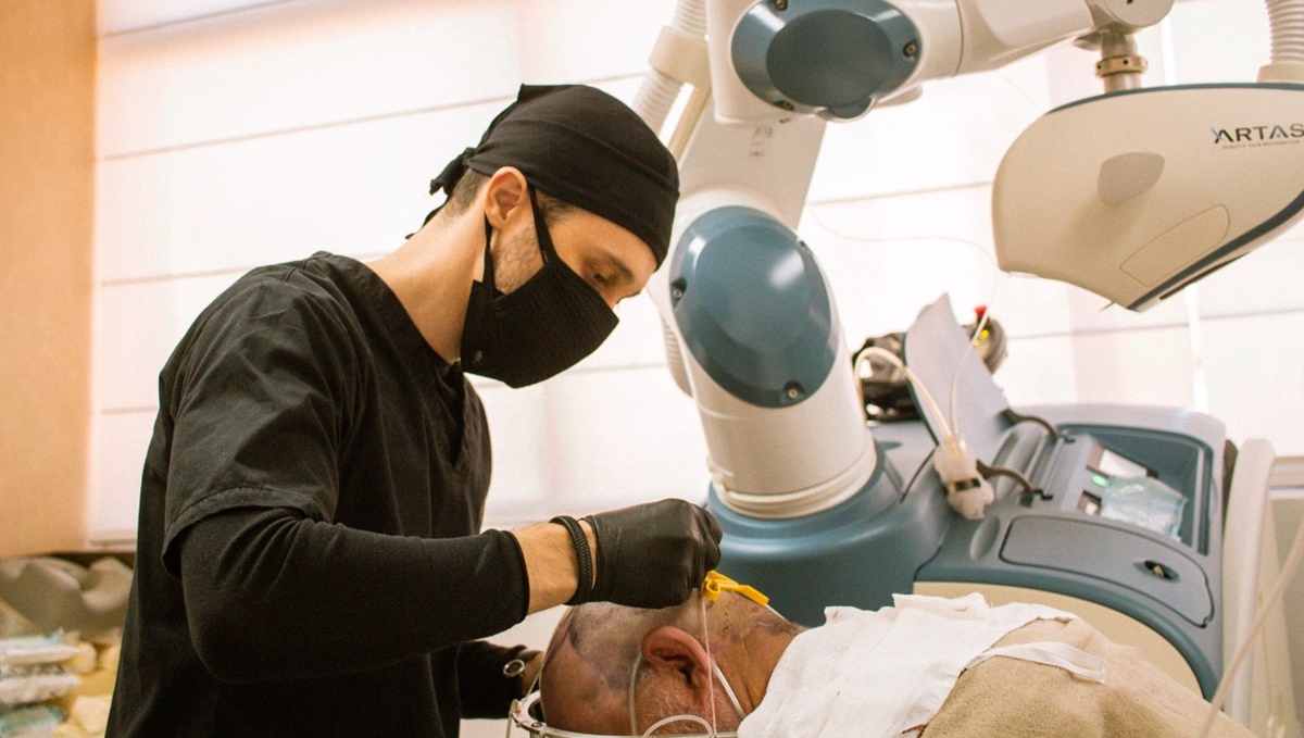 Transplante capilar: o que é, indicações e como é feito